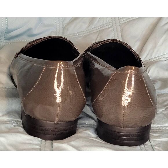 Studio Works Yale Gray Patent Loafer Women's 7.5M Shoes Flat Heel Business Woman - Picture 2 of 8